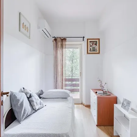 Pelizzi Apartment, 5 Persone, 2 Camere, Balcone, Cinecitta *