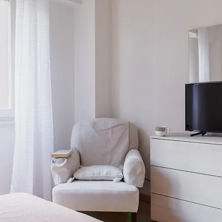 Pelizzi Apartment, 5 Persone, 2 Camere, Balcone, Cinecitta Rome