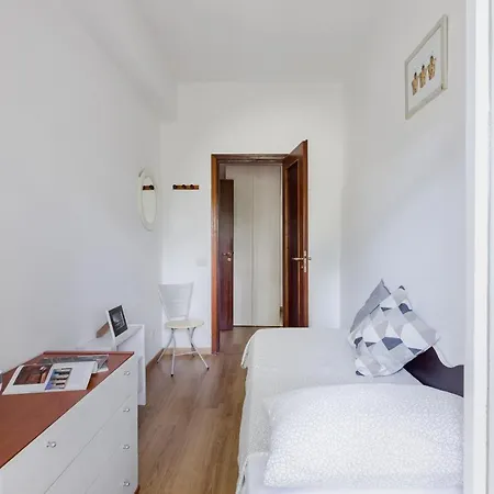 Pelizzi Apartment, 5 Persone, 2 Camere, Balcone, Cinecitta Appartement Rome