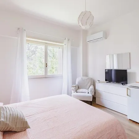 Pelizzi Apartment, 5 Persone, 2 Camere, Balcone, Cinecitta Apartment Rom