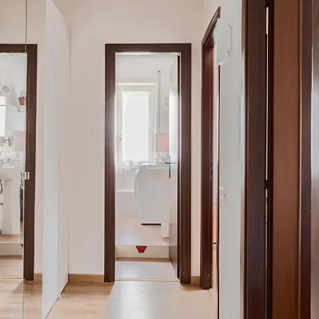 Pelizzi Apartment, 5 Persone, 2 Camere, Balcone, Cinecitta Appartement *